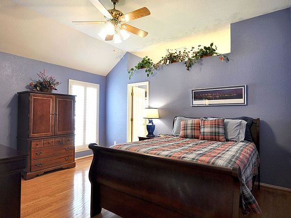 5th image of 8353 Emerald Cir