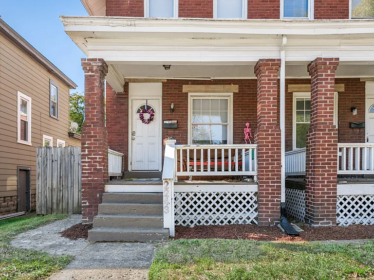 2243 Summit St #2243 — Photo 30