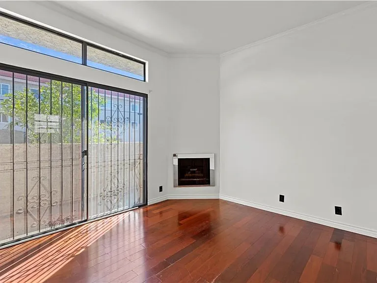 13243 Vanowen St #3 — Photo 2