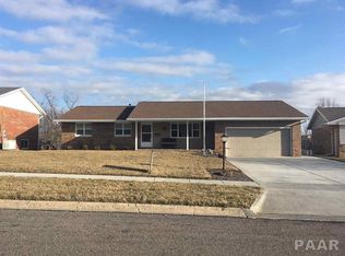 1201 Kingsbury Rd, Washington, IL 61571