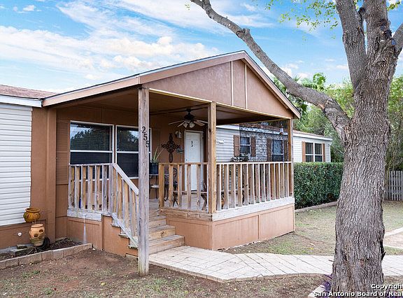 4th image of 255 Parkcreek Dr