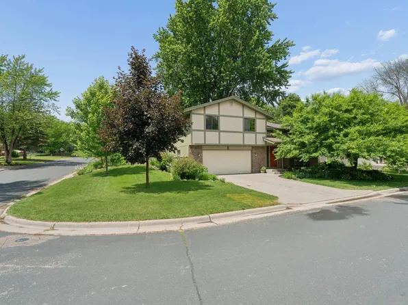 503 Laredo Ln, Chanhassen, MN 55317