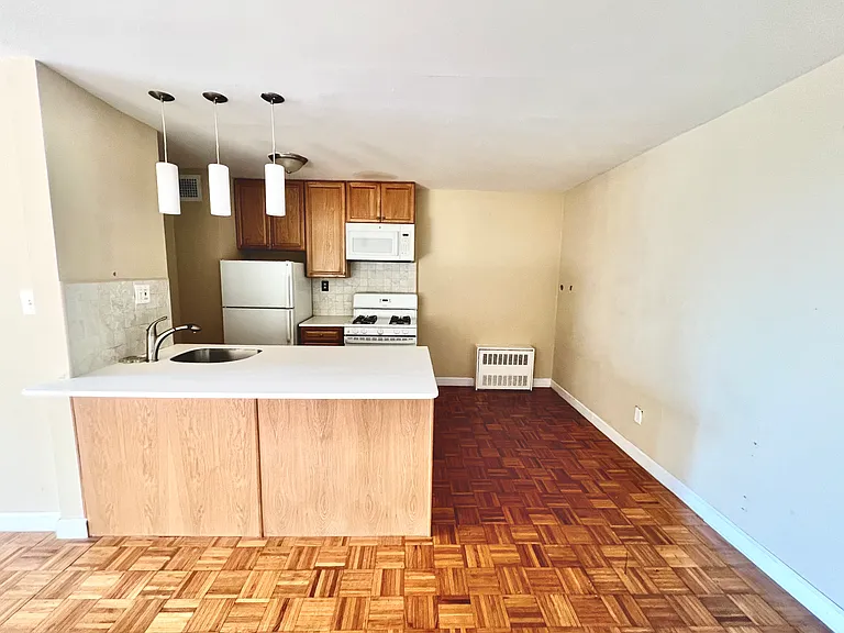 4430 Douglaston Pkwy #6A — Photo 9