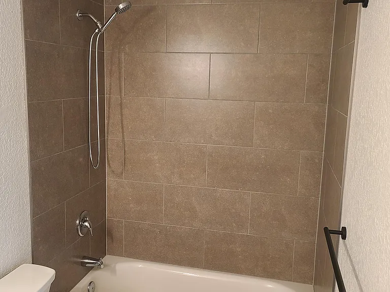 404 Railroad Ave #11 — Photo 9