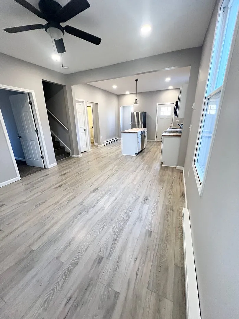 New Listing! 3 Bedroom House — Photo 4
