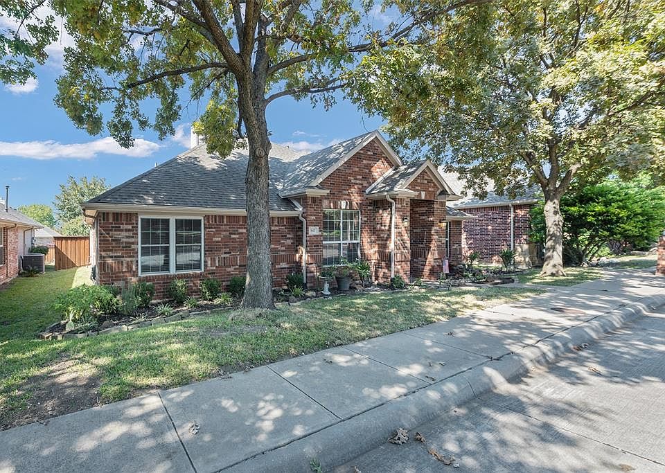1st image of 947 Briar Oaks Dr