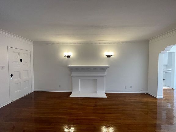 2nd image of 927 Alandele Ave