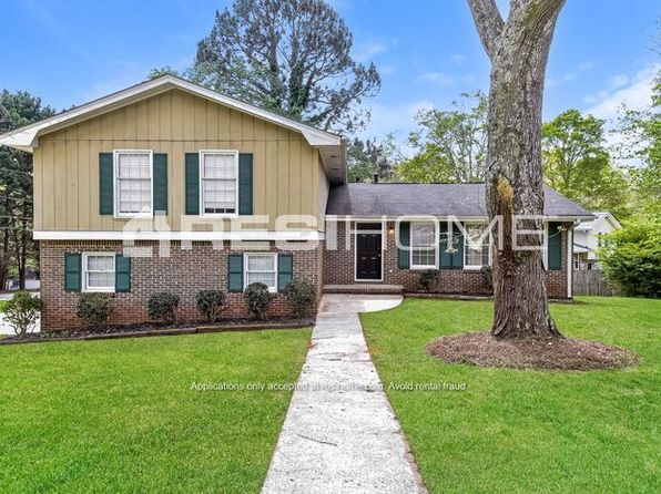 5077 N Redan Cir