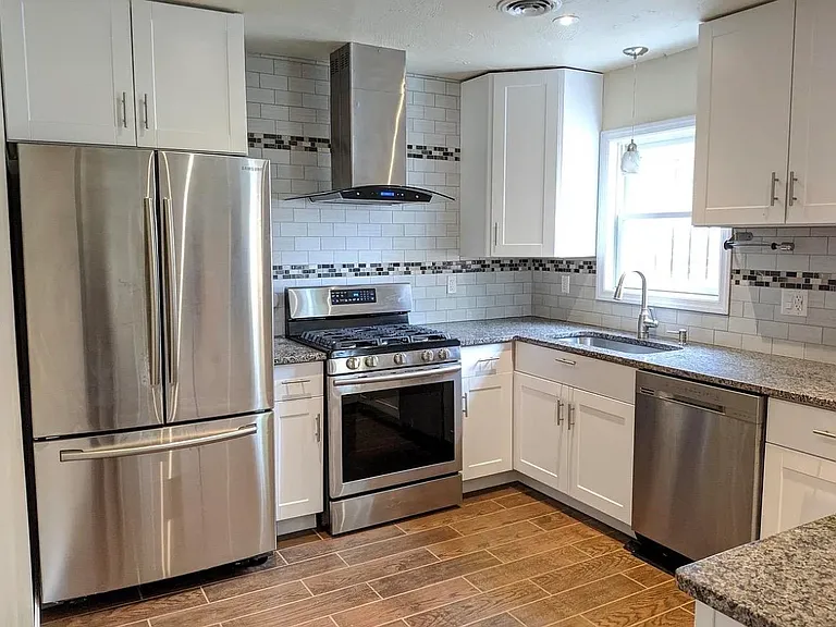 134 Kearney Ave — Photo 4