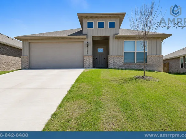1107 SW 3rd St, Gentry, AR 72734