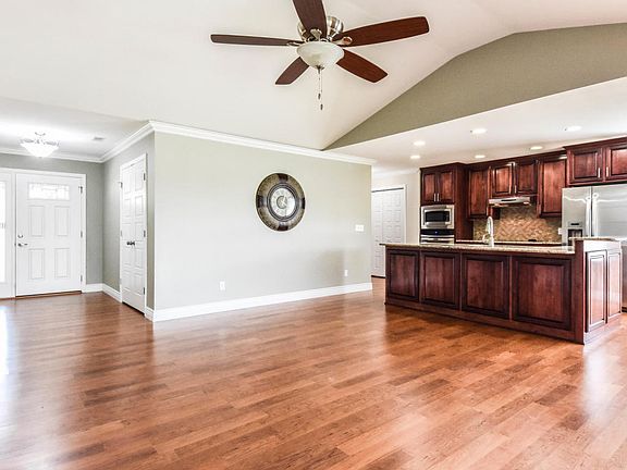 2nd image of 200 Ellsworth Dr