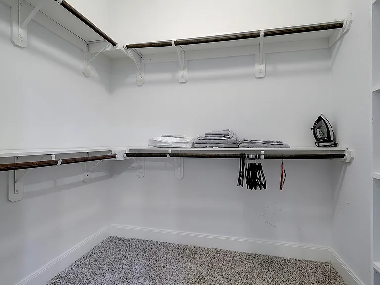 1206 Cushing St — Photo 15