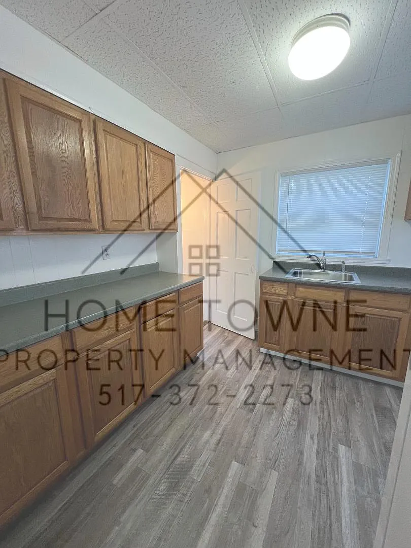 1321 Roosevelt Ave — Photo 4