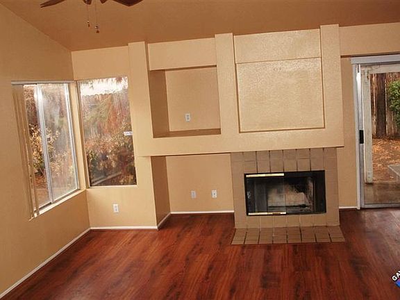 3rd image of 43467 Urbana Ln