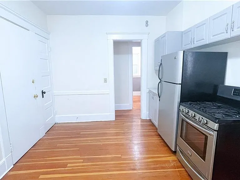 134 Mansfield St — Photo 6