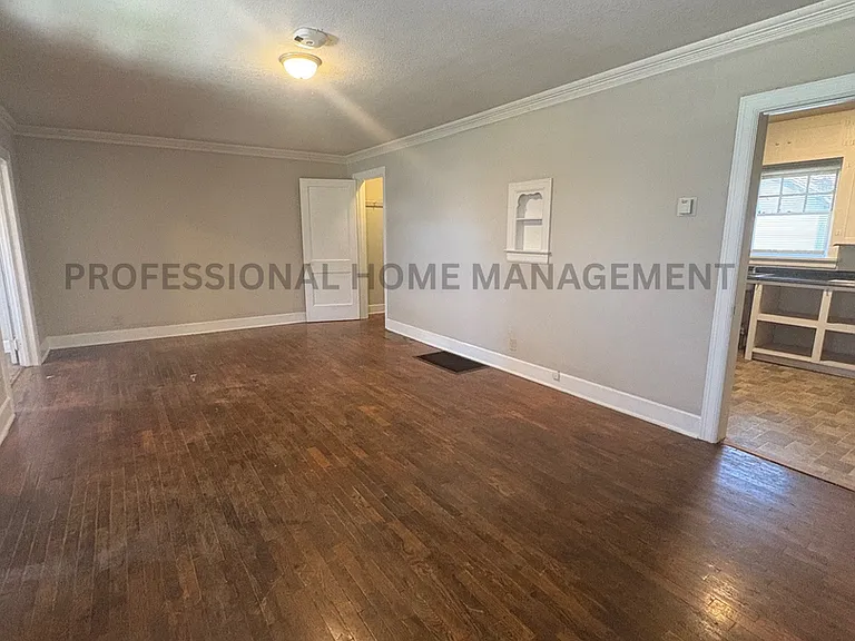203 Old Mill Rd — Photo 3