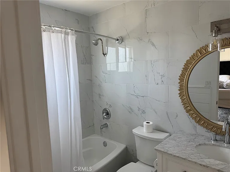 1398 Seacoast Dr #B — Photo 32