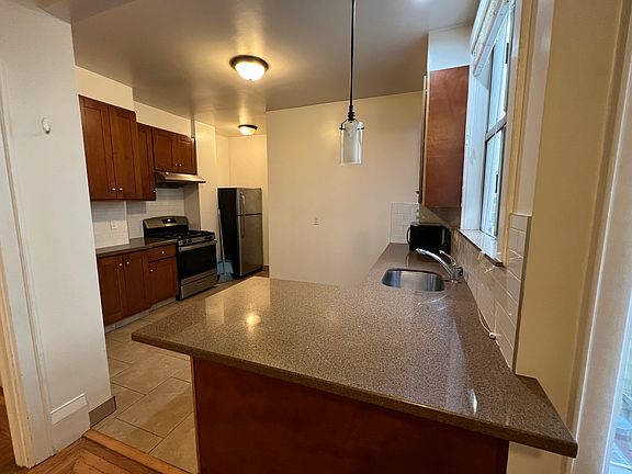 3rd image of 1235 Bay St APT 3