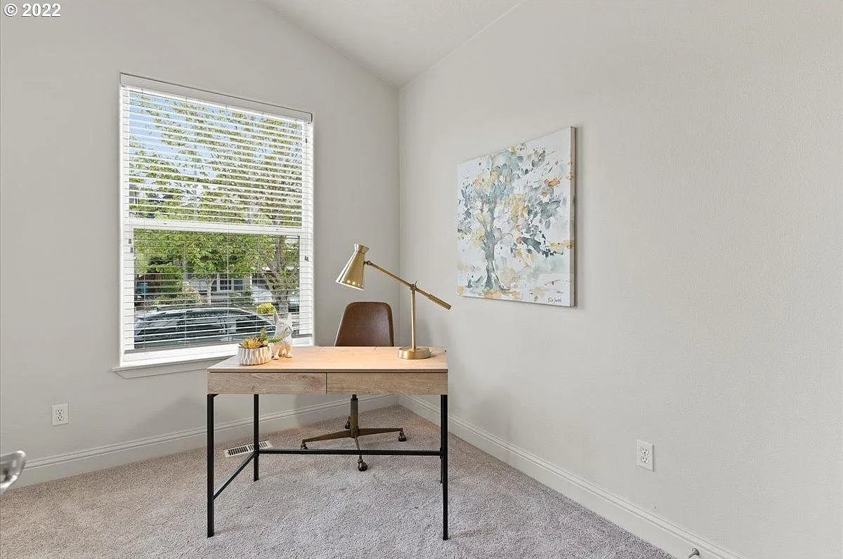 3 bed, 2.5 bath, 2320 sqft, $3,800 — Photo 3