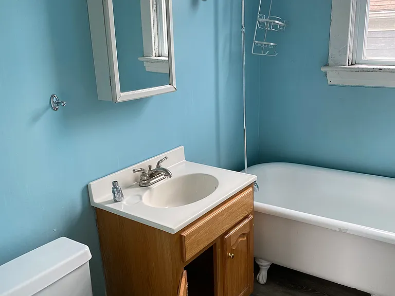 45 Essex St #2 — Photo 6