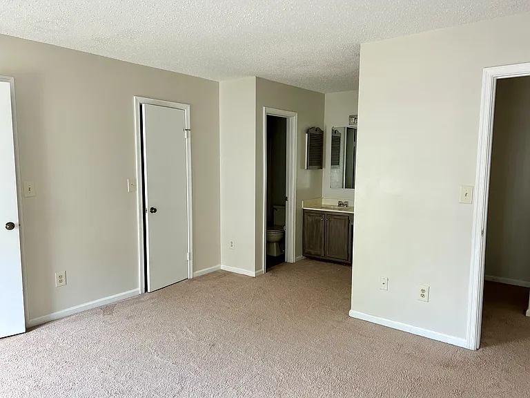 4664 Genoa Cir — Photo 15