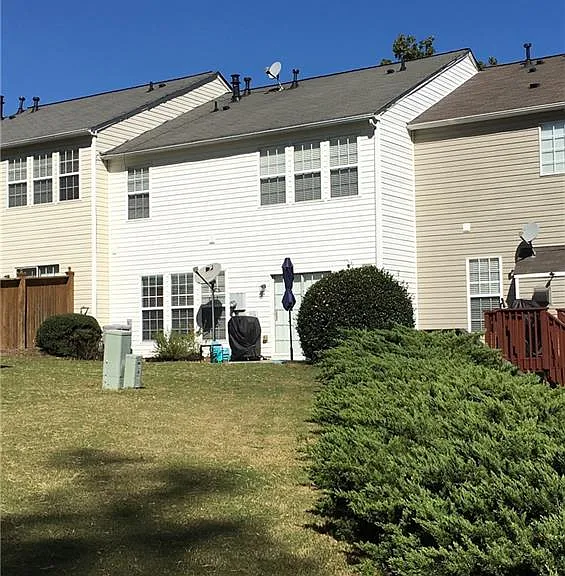 6004 Falling Water Ct — Photo 21
