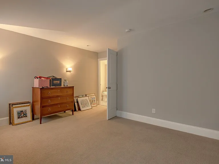 23 Central Ave — Photo 37