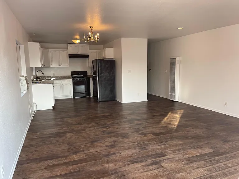 5744 Aldama St — Photo 5