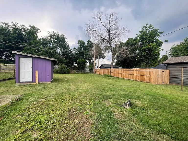 824 NW 45th St — Photo 14
