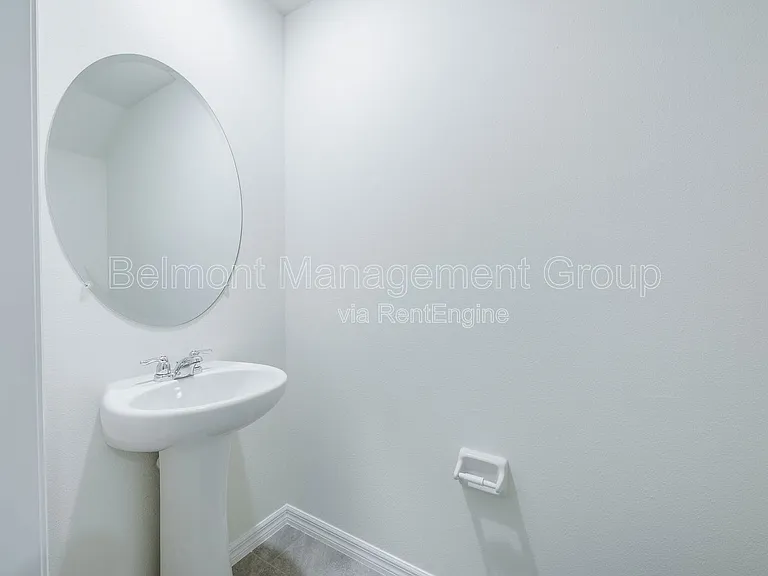 8250 SW 67th Ave — Photo 10