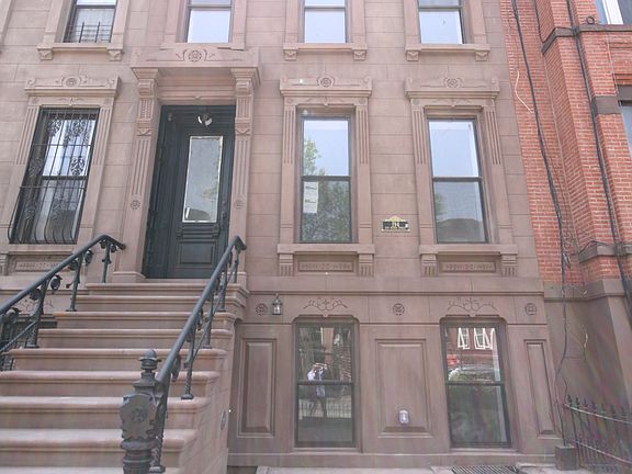3rd image of 194 Van Buren St #3