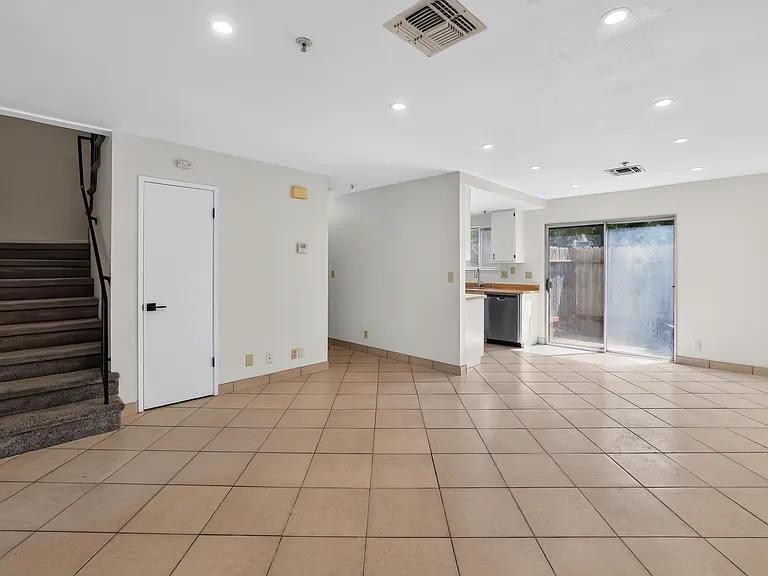 3620 Hallelujah Ct #4 — Photo 3