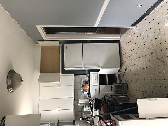 3rd image of 209 Blue Hills Dr