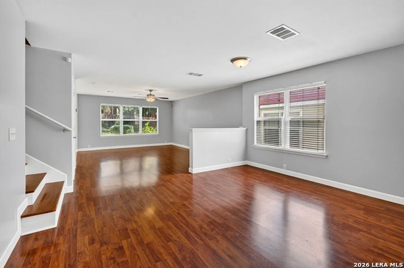 3 bed, 2.5 bath, 2372 sqft, $2,250 — Photo 4