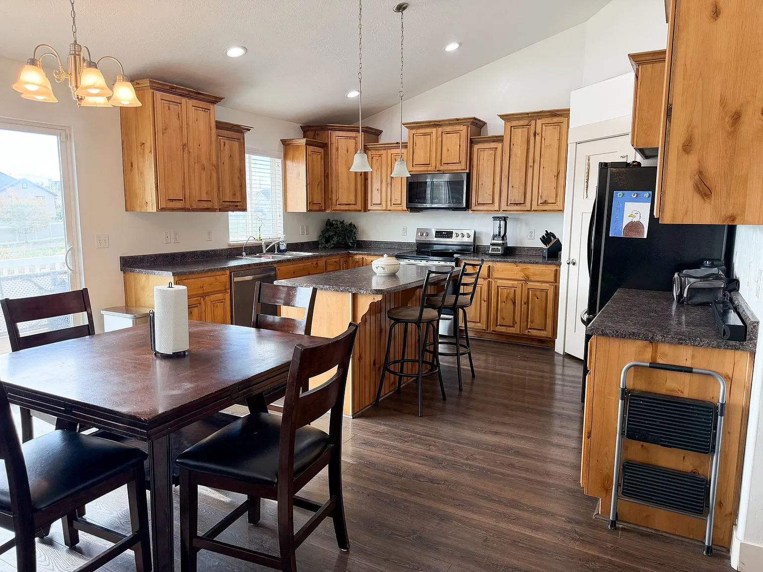 Charming 5-Bed Springville Home with Two Kitchens, RV Parking & Fire Pit — Photo 4