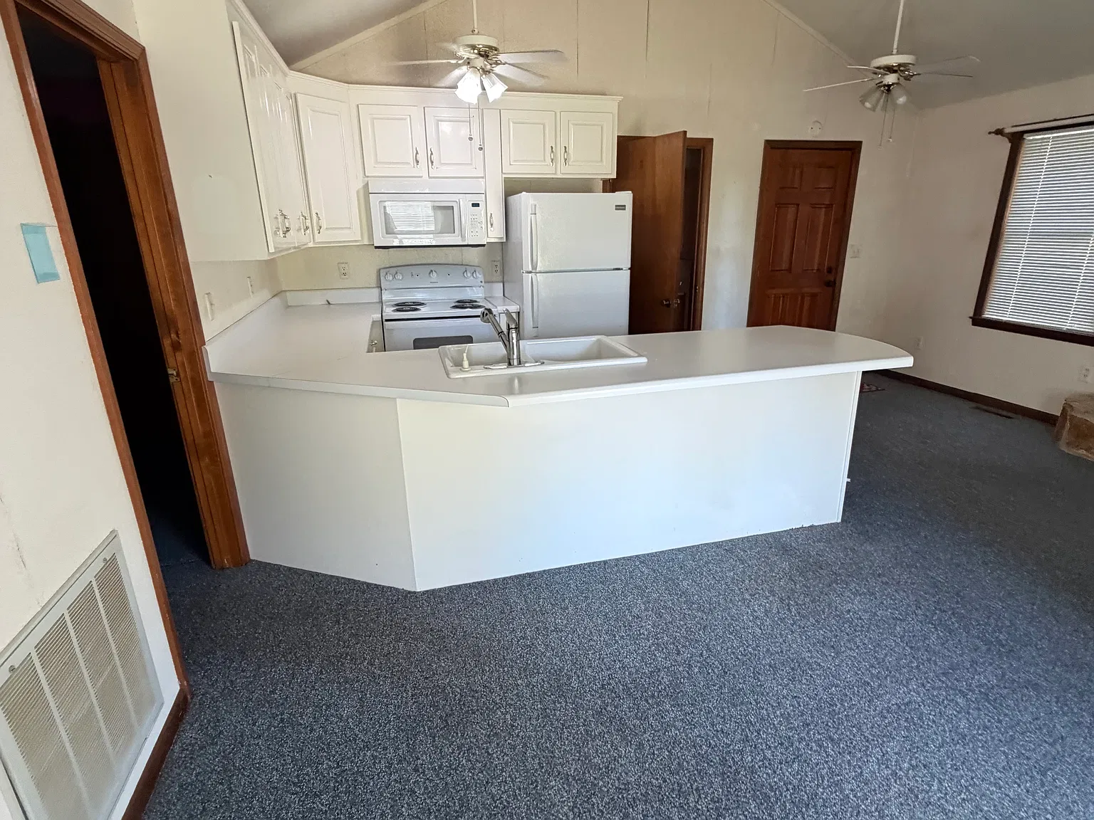 3 bed, 1164 sqft, $1,725 — Photo 3