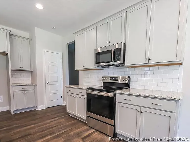 153 Nairn St — Photo 3