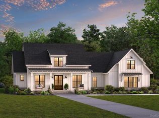 32 Fox Hollow Dr, Blooming Grove, NY 10914