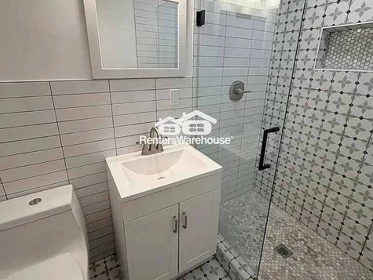 3315 E 31st Ave — Photo 16