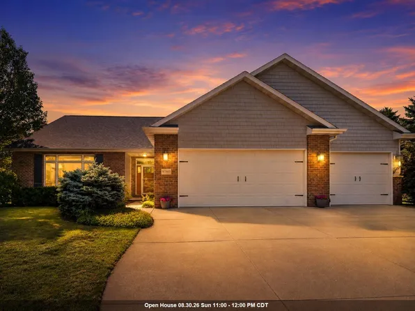 W7057 Forest Glen Ct, Greenville, WI 54942