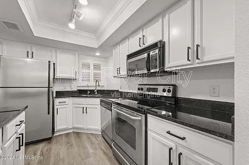 908 Shoreline Cir Photo 1
