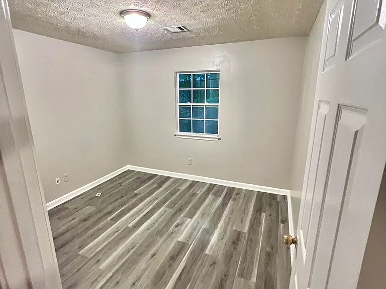 138 Crystal Brk — Photo 16