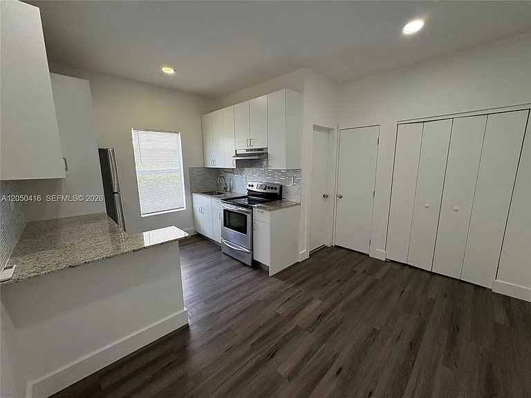 3237 SW 4th St #2 — Photo 5