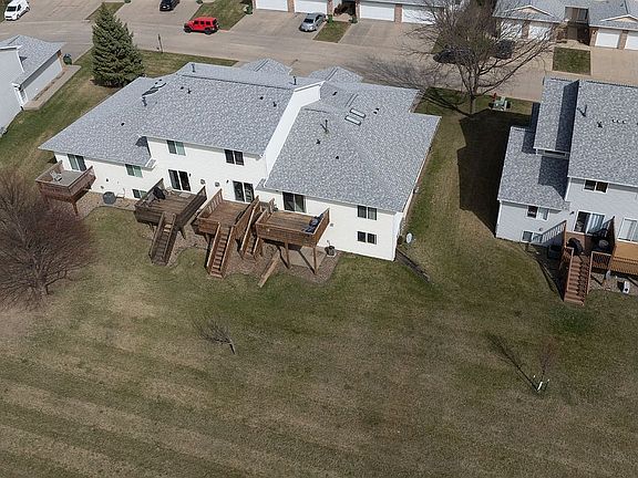 4th image of 2750 Ridgeview Way