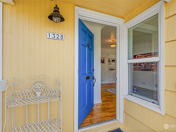 4th image of 1328 Vandalia Avenue