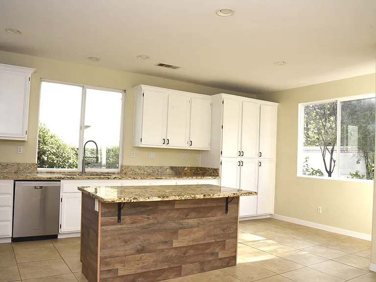 45236 Escalon St — Photo 10
