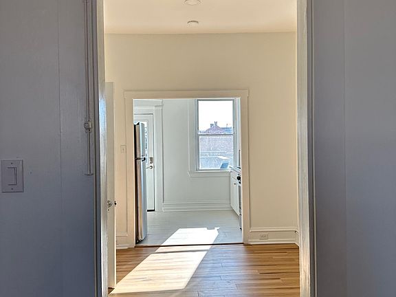 Dining room into kitchen