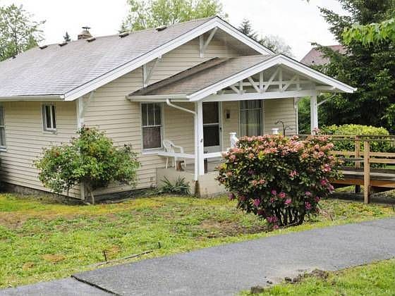 1st image of 1411 8th Ave SE
