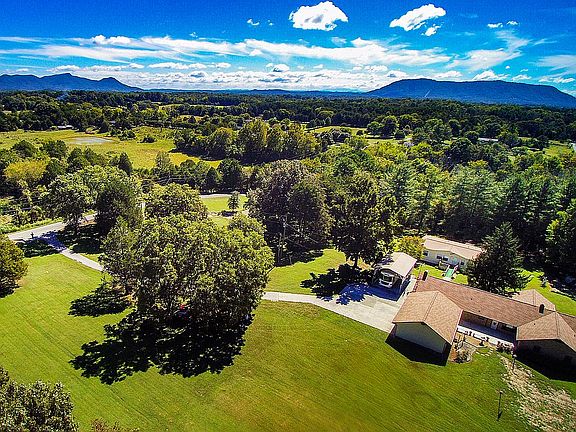 3000sqft Rambling Ranch.