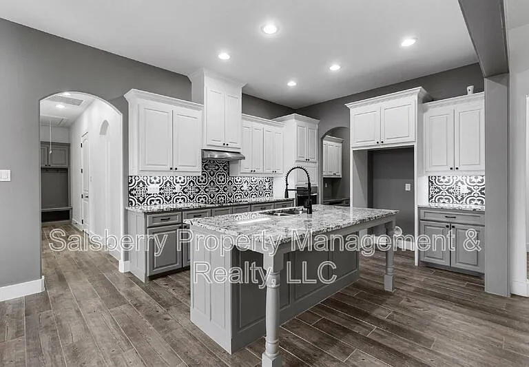 121 Cedar Ln — Photo 5